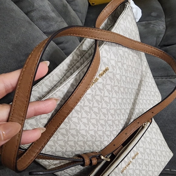 MK - Picture 13 of 13